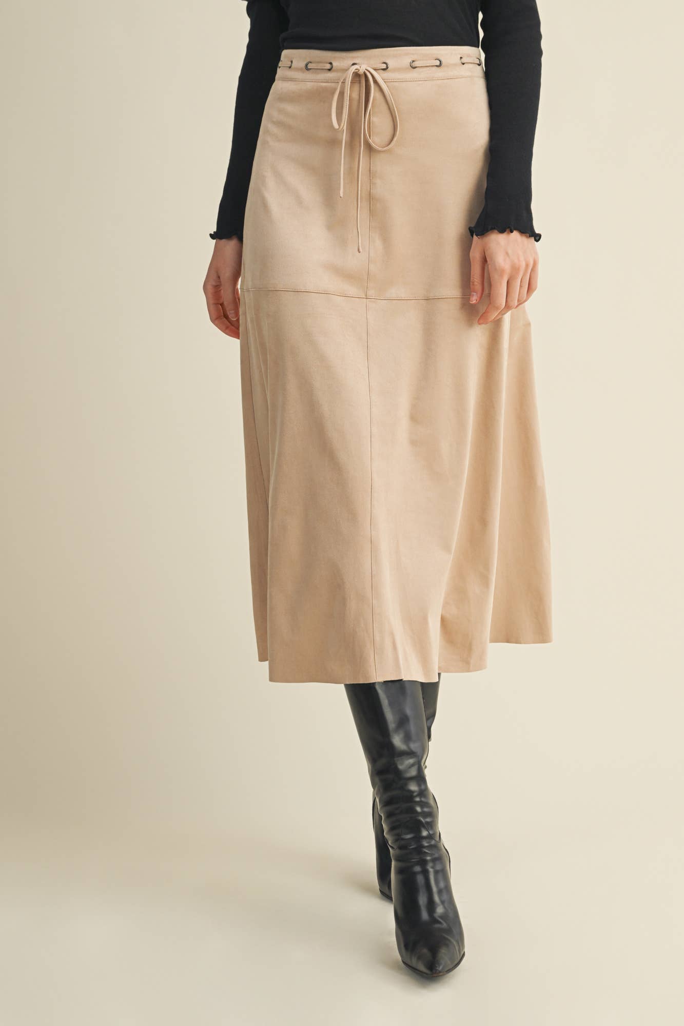 DRAWSTRING SUEDE A-LINE SKIRT: CAMEL / S25226