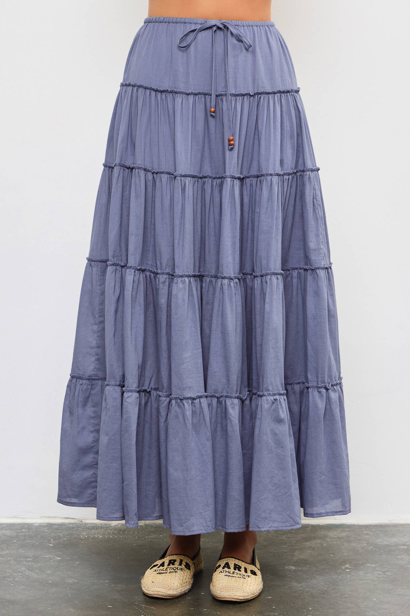 DRAWSTRING DETAIL TIERED MAXI SKIRT: OFF WHITE / S22856