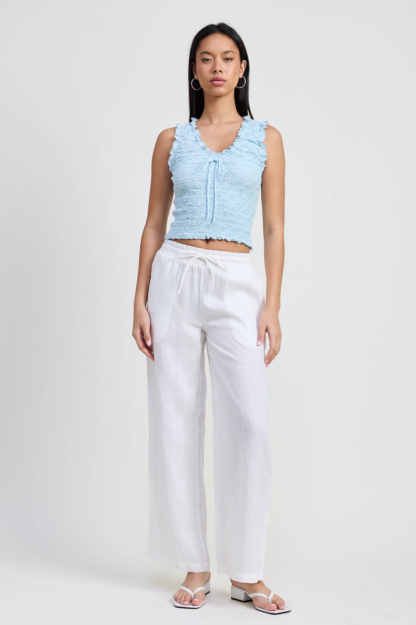 SLEEVELESS RUFFLE TOP: BLACK / IPK2054T
