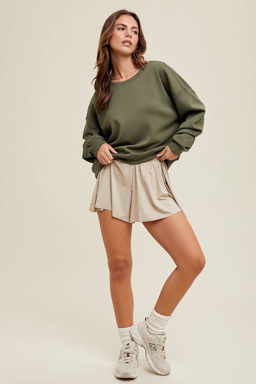 LIGHTWEIGHT FLOWY DRAWSTRING SHORTS / WL23-8275: STONE