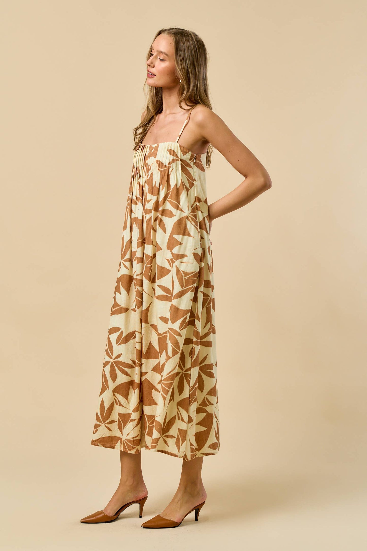 ILD5289-2 Pleating Detailed Print Maxi Dress : MOCHA