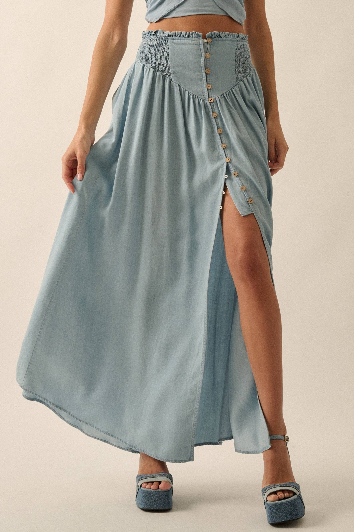 Smocked Denim Button-Front Maxi Skirt: LIGHT CHAMBRAY / USC0536