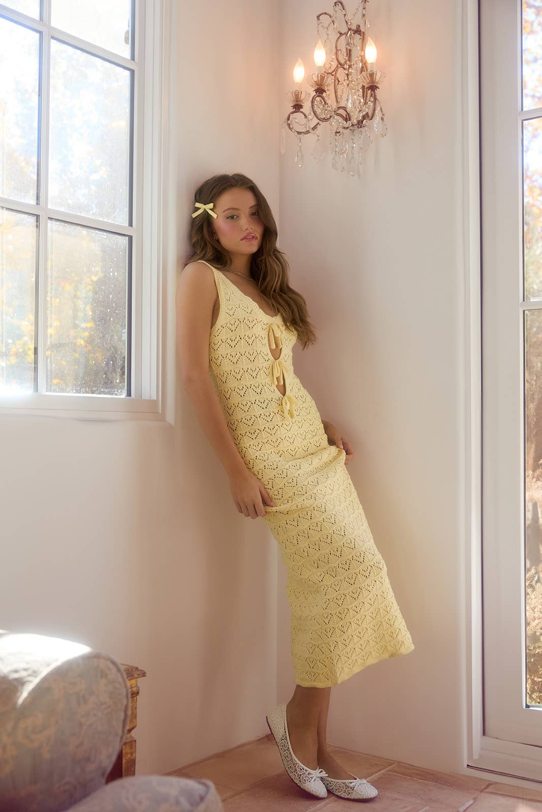 SCOOPED NECKLINE WITH RIBBON BOW DETAIL ON THE FRONT: LT YELLOW / PWD6014