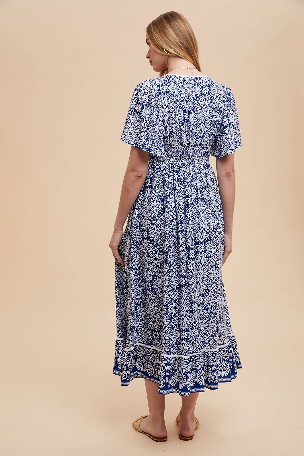 FLORAL FLUTTER SLEEVE BORDER DRESS: INDIGO / ILD6261