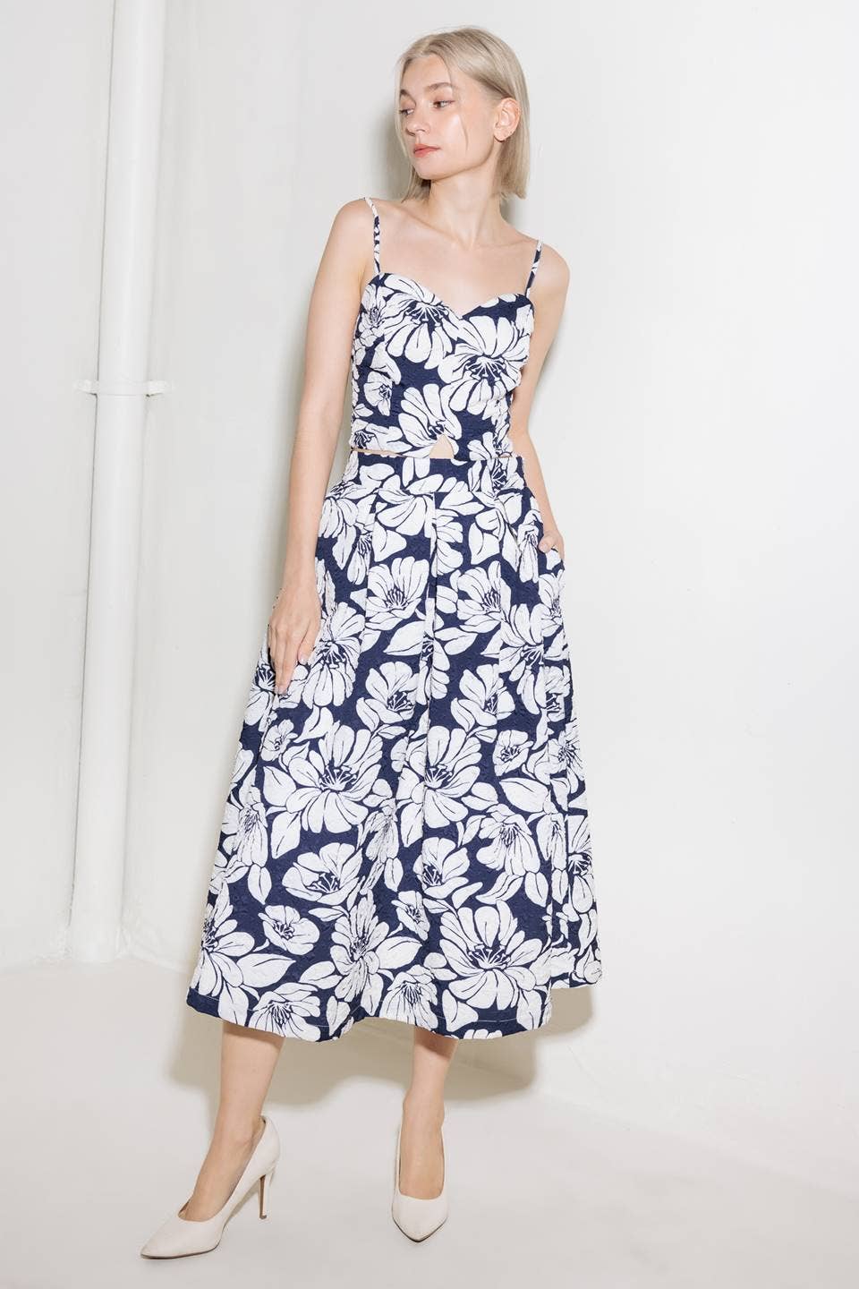 A printed textured woven skirt - FK1139 NAVY: NAVY