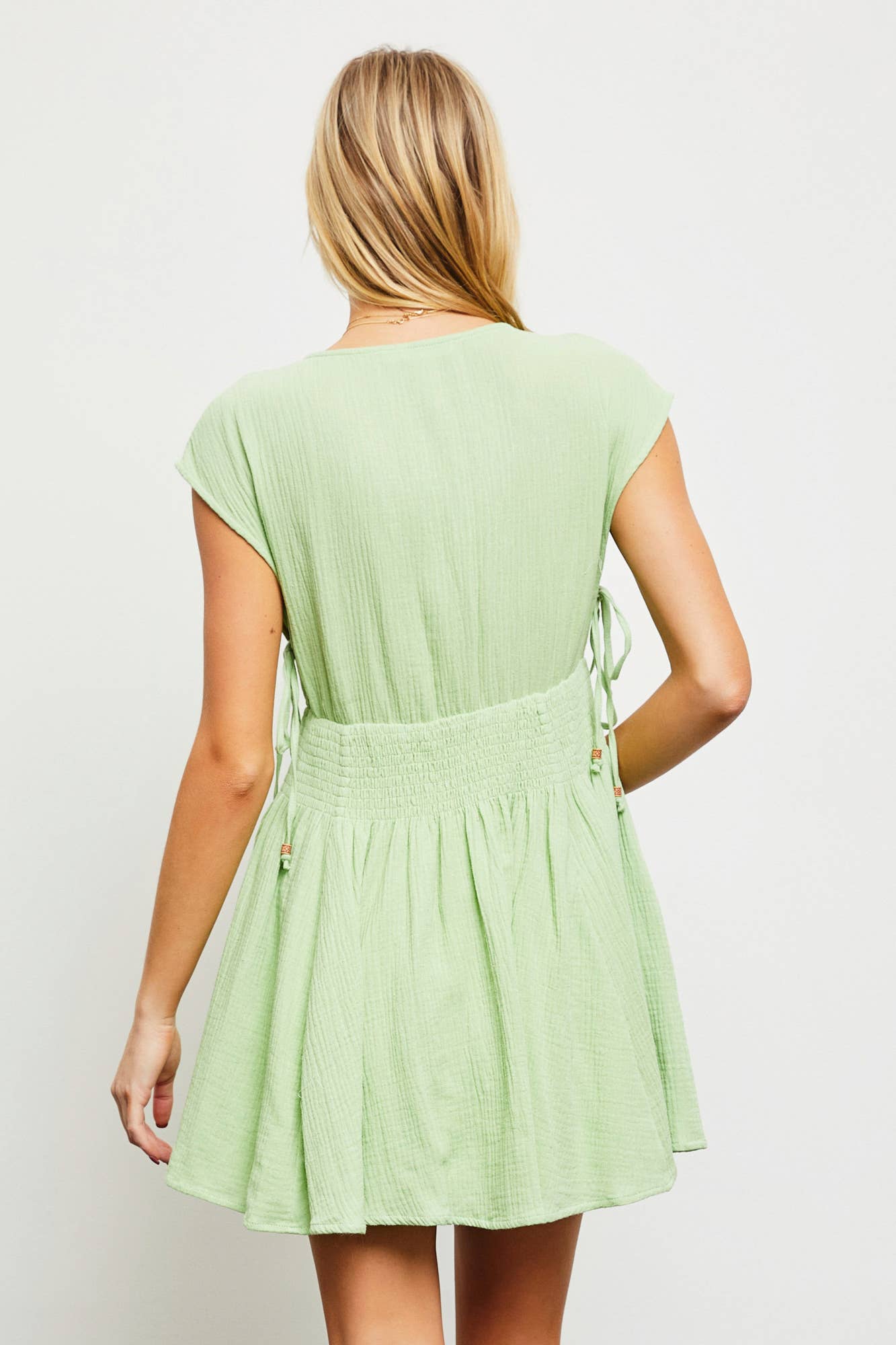 S22546 STRIPE TIE DETAIL DRESS: ALOE VERA
