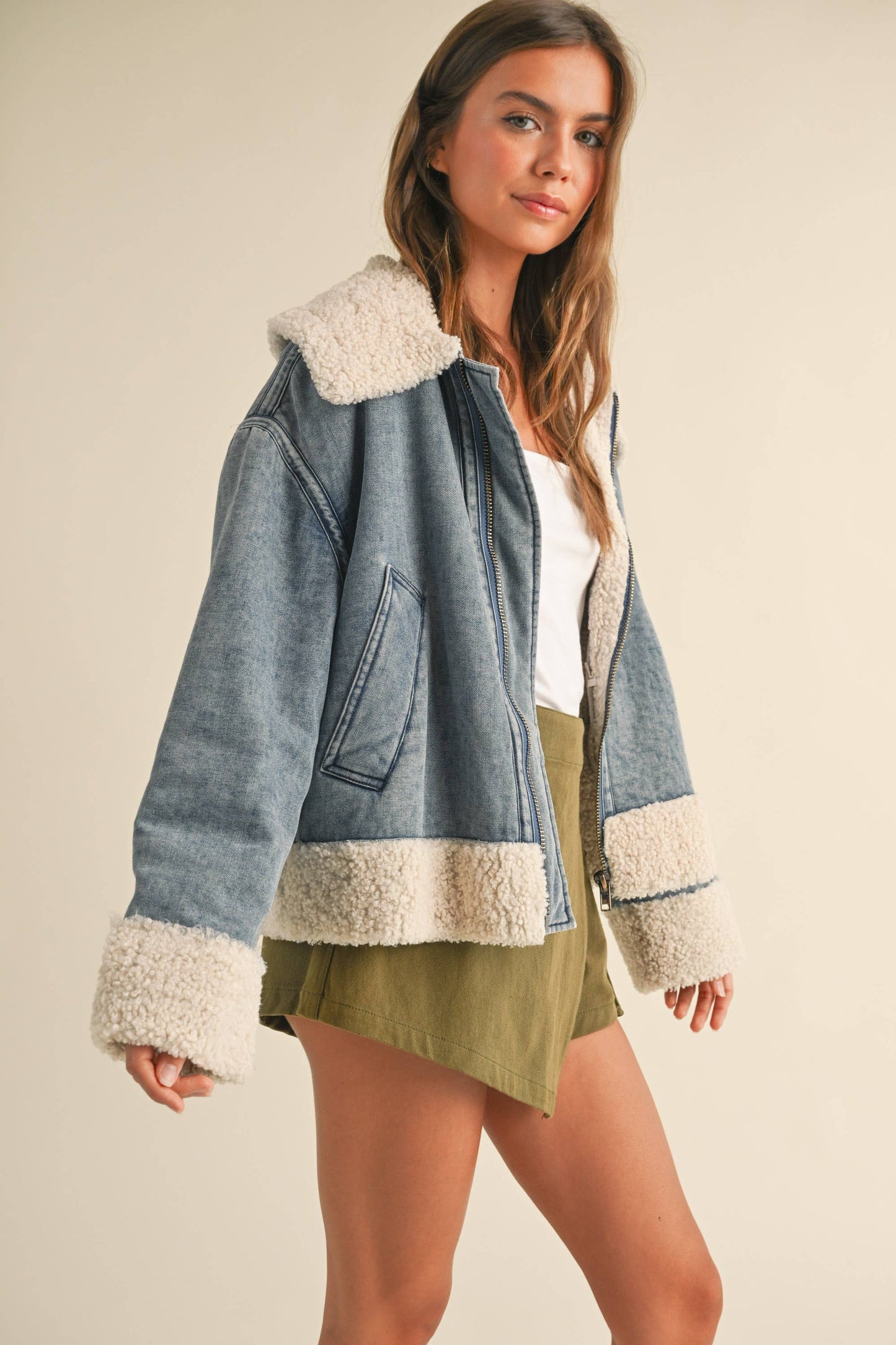 J3803 SHERPA CONTRASED DENIM JACKET: DENIM / S/M