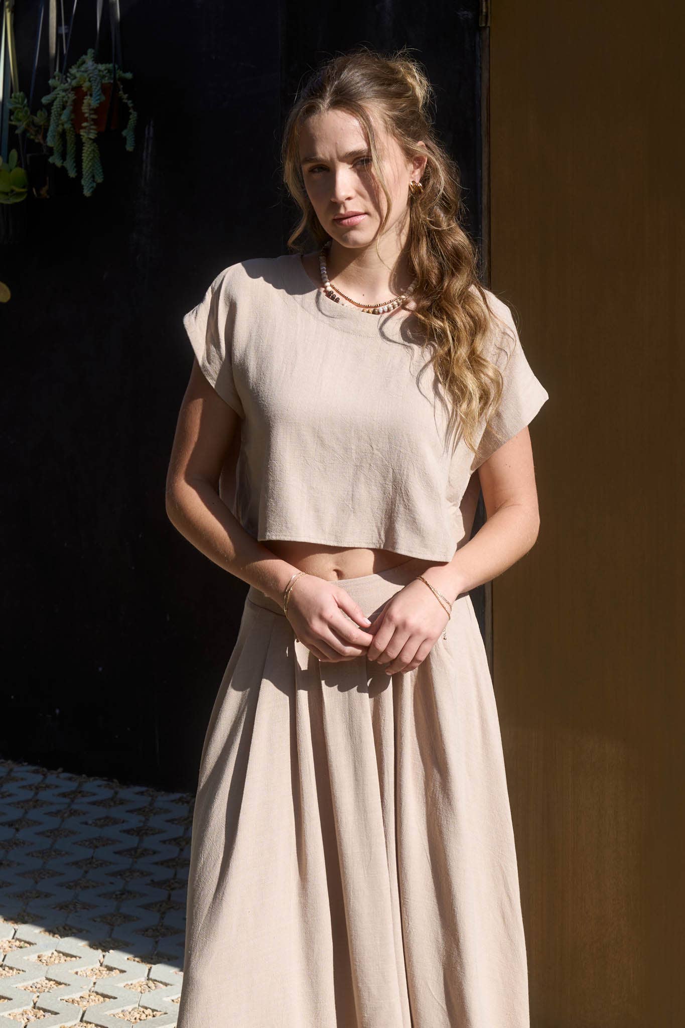 B5SX1033-T BOXY LINEN BLOUSE: LIGHT TAN