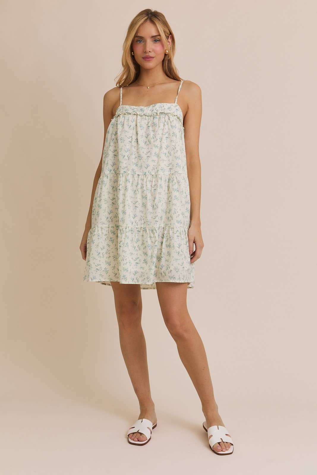 SLEEVELESS TIERED MINI DRESS: CREAM-BLUE FLORAL / MD10644