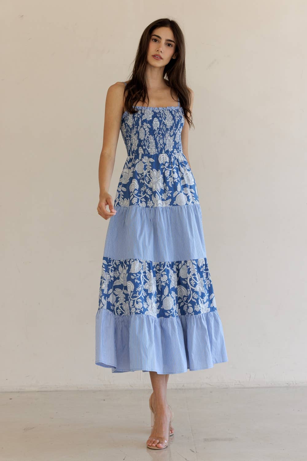 JD7666-FLORAL PRINTED MIDI DRESS: BLUE/ WHITE