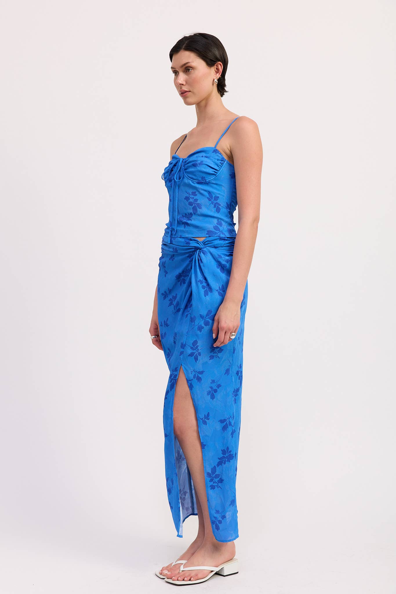 FLORAL CORSET STYLE TOP WITH SPAGHETTI STRAPS: BLUE FLORAL / IPG2814T