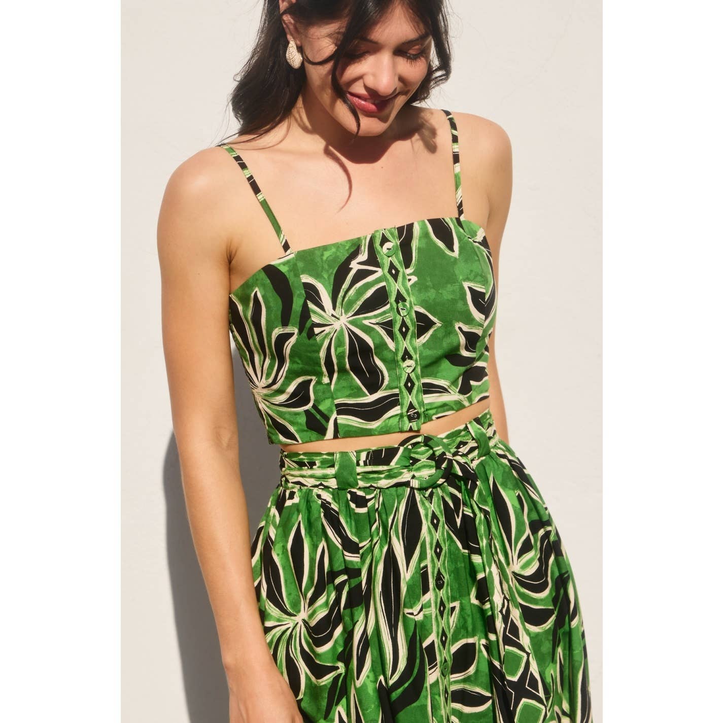 Elegant Perception Button Front Crop Top: BANANA PALM / FT12806-P1875