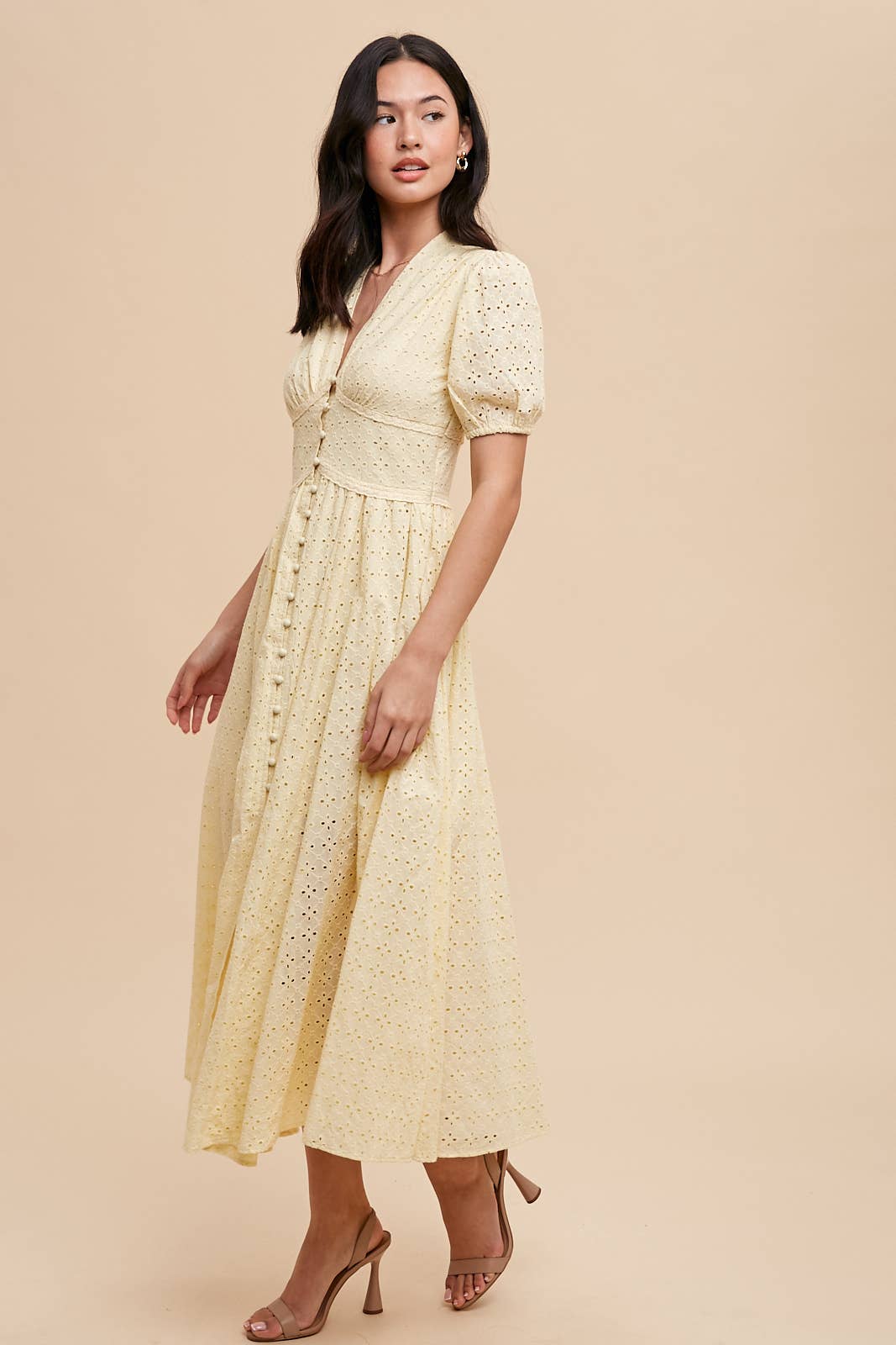 COTTON EYELET BUTTON DOWN DRESS: LEMON WATER / ILD5399