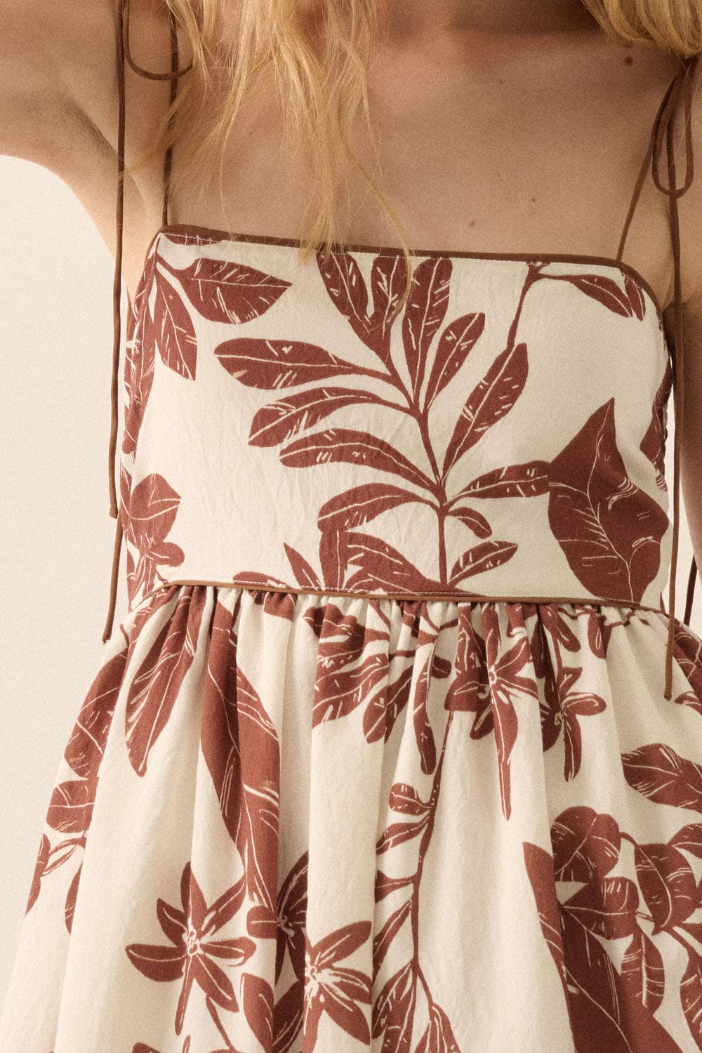 Tropical-Print High-waist Fit-and-Flare Maxi Dress: BLACK / YDC1828C