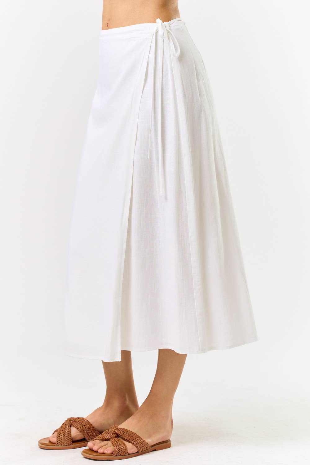 ILK4566 MIDI LENGTH WRAP SKIRT: White
