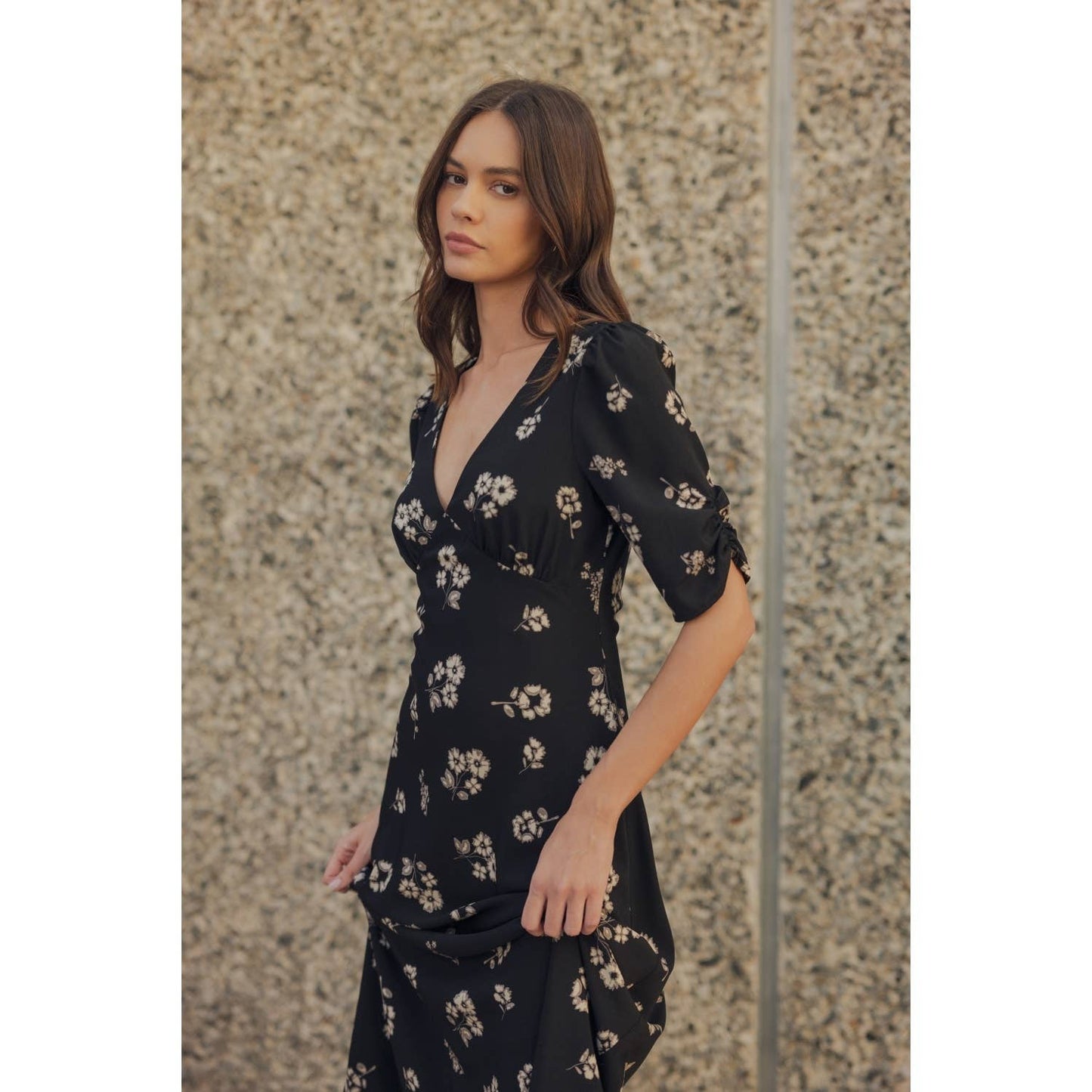 FLOWER PRINT V NECK MIDI DRESS: Black / FD68112_1