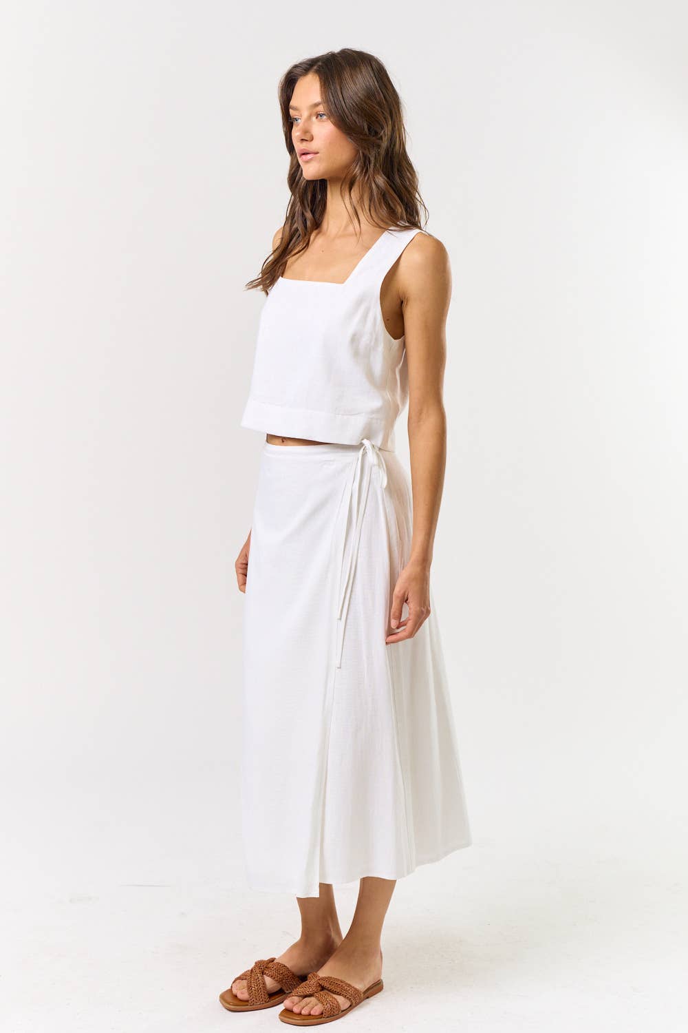 ILK4566 MIDI LENGTH WRAP SKIRT: White
