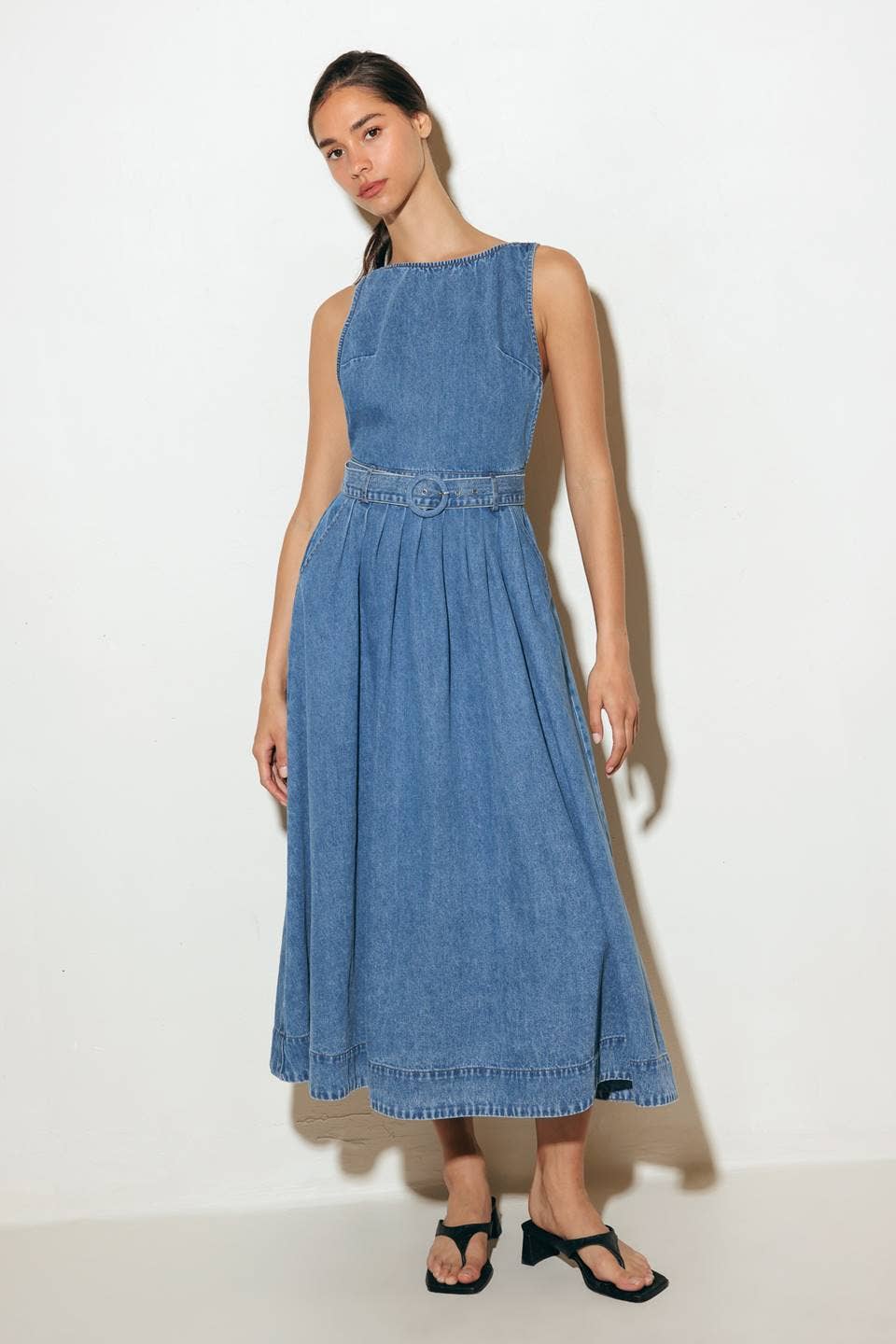 A washed denim midi dress - FD1535: MEDIUM INDIGO