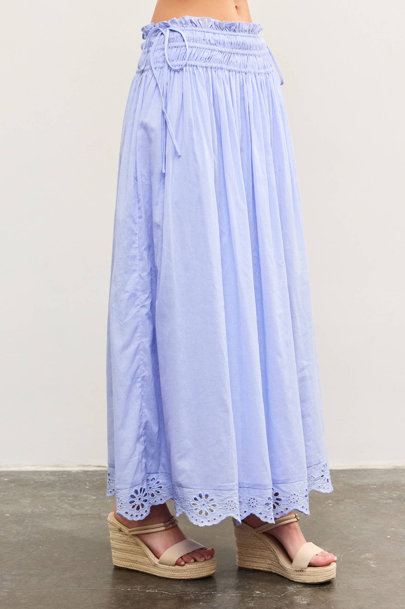 EYELET LACE HEM SIDE TIE SKIRT: PERIWINKLE / S24672