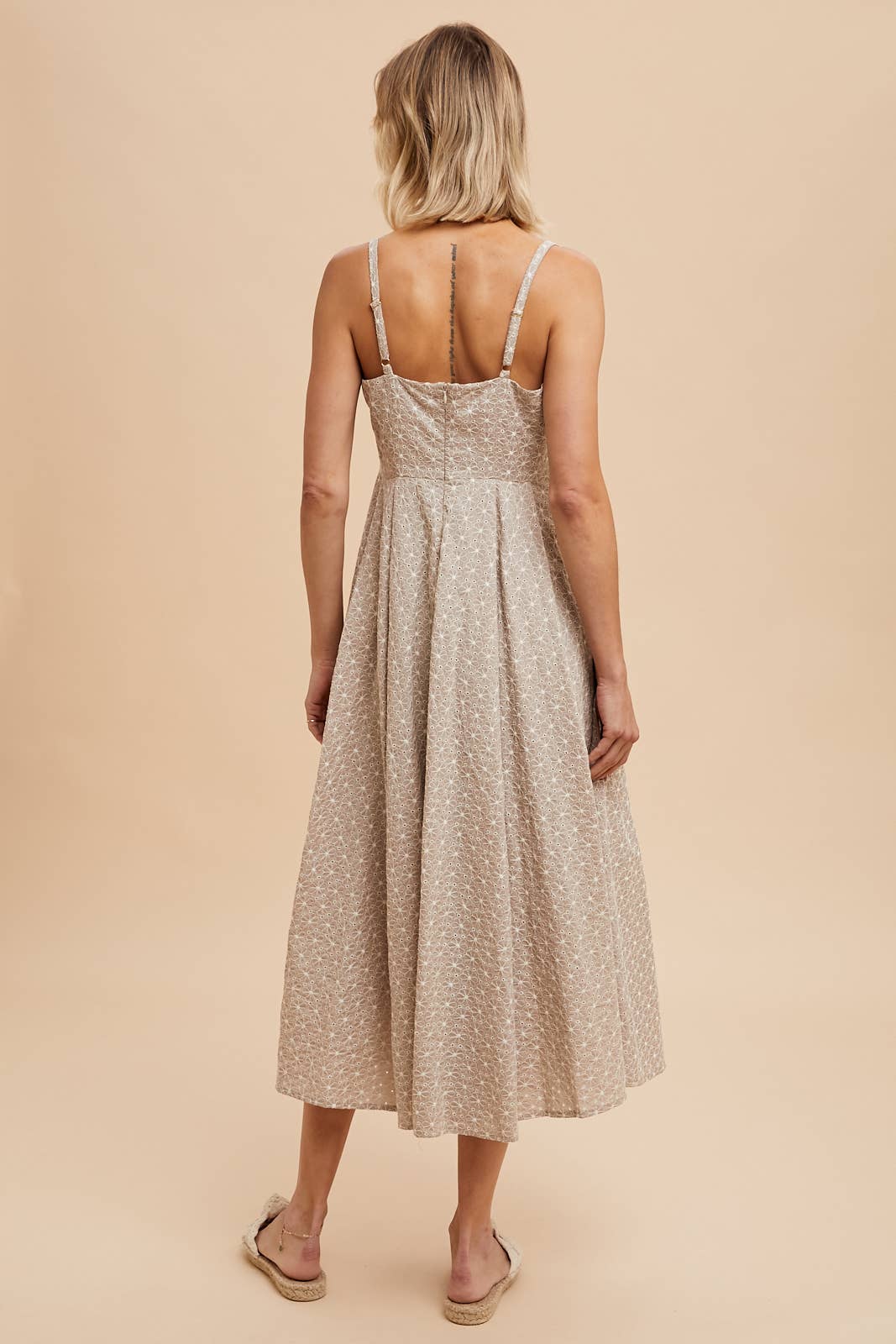 ALL OVER EMBROIDERED MAXI DRESS: KELLY GREEN / ILD5407-N