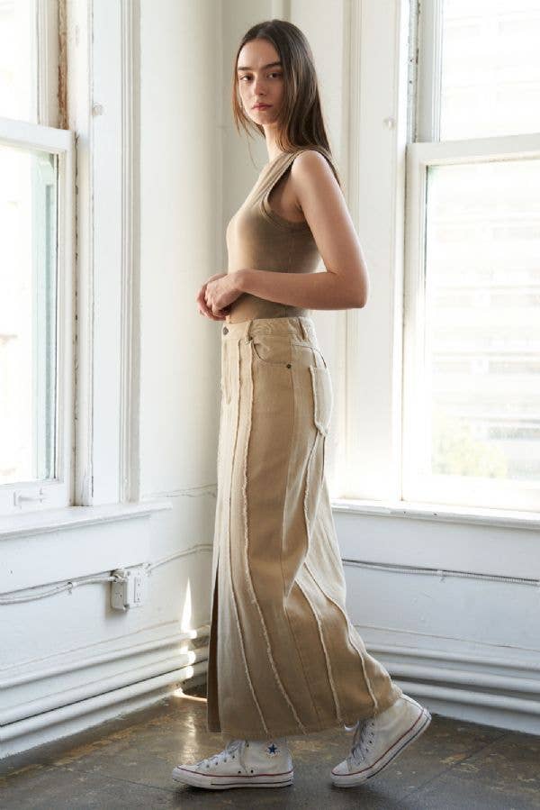 A solid woven twill skirt - FK1028: TAUPE / Contemporary / M