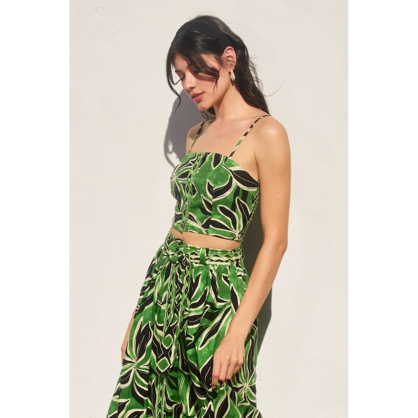 Elegant Perception Button Front Crop Top: BANANA PALM / FT12806-P1875