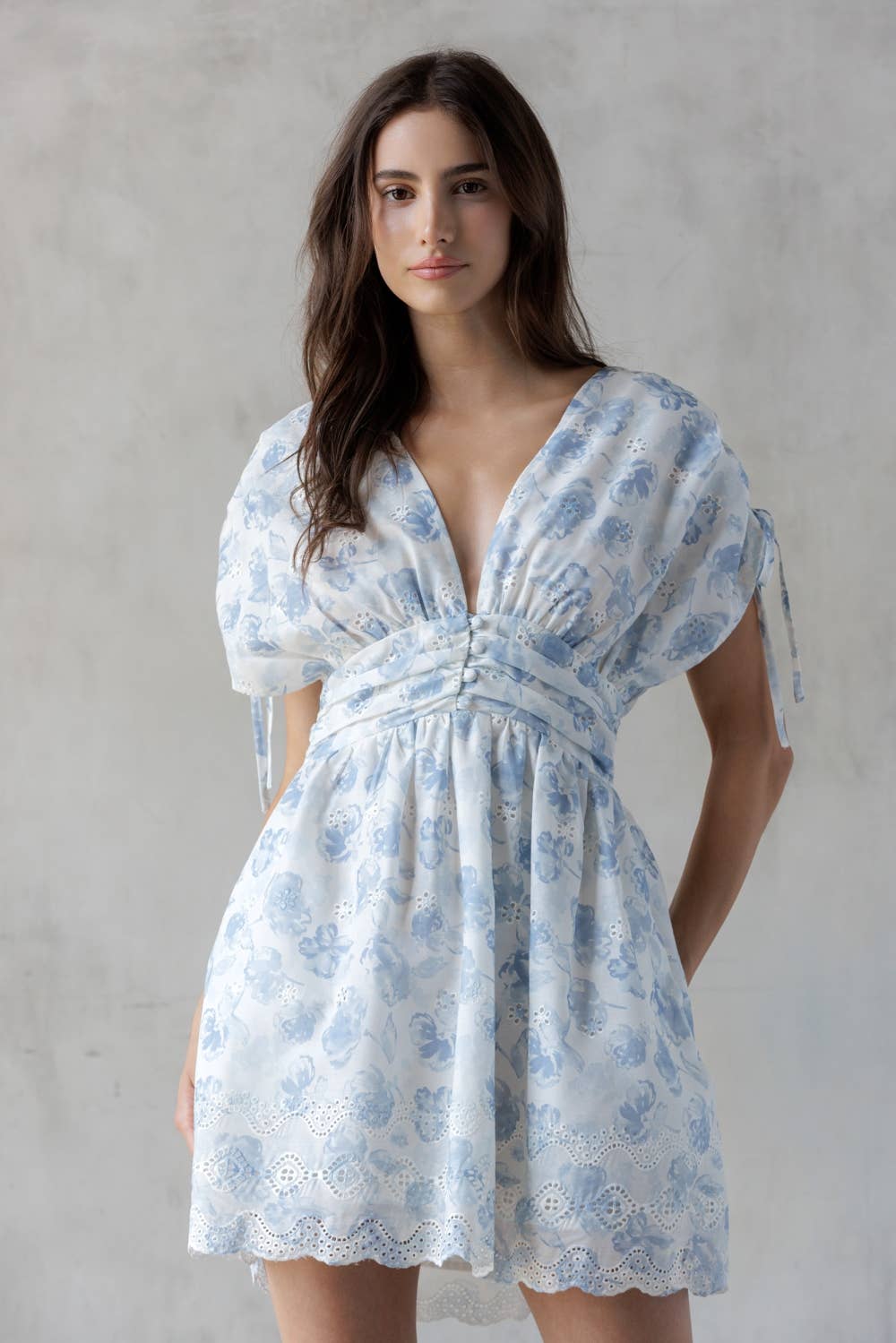 JD8192-IVORY BLUE FL: IVORY/BLUE FL