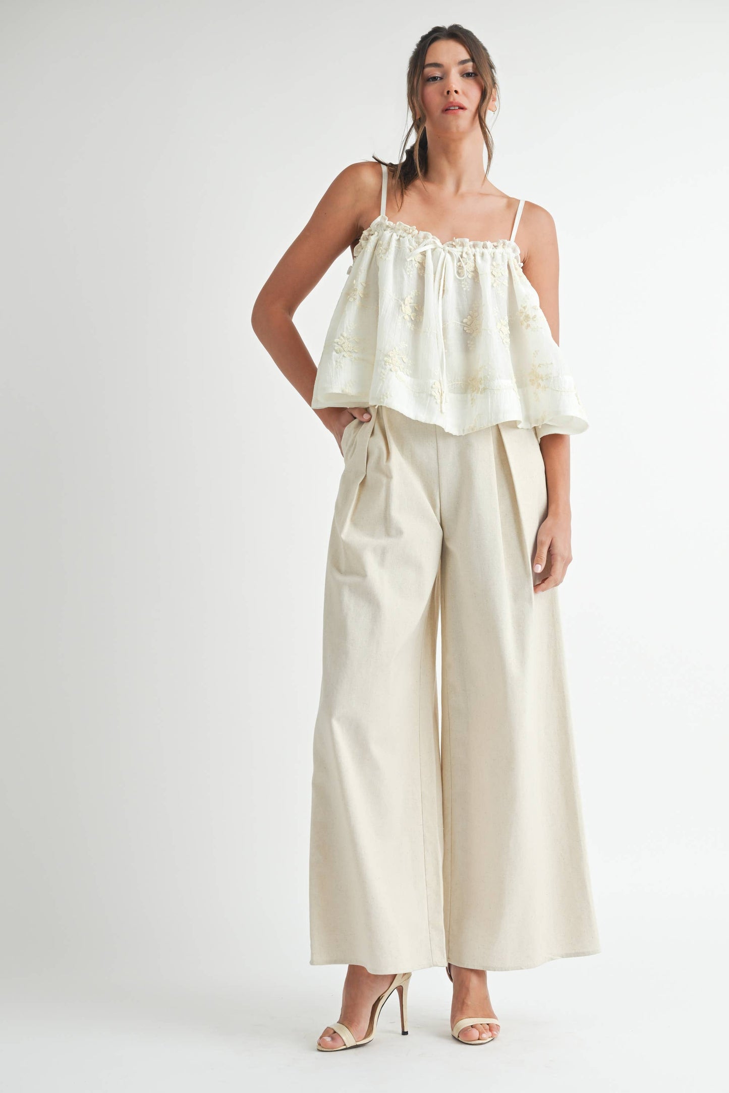 Embroidery Top: IVORY / LT1822