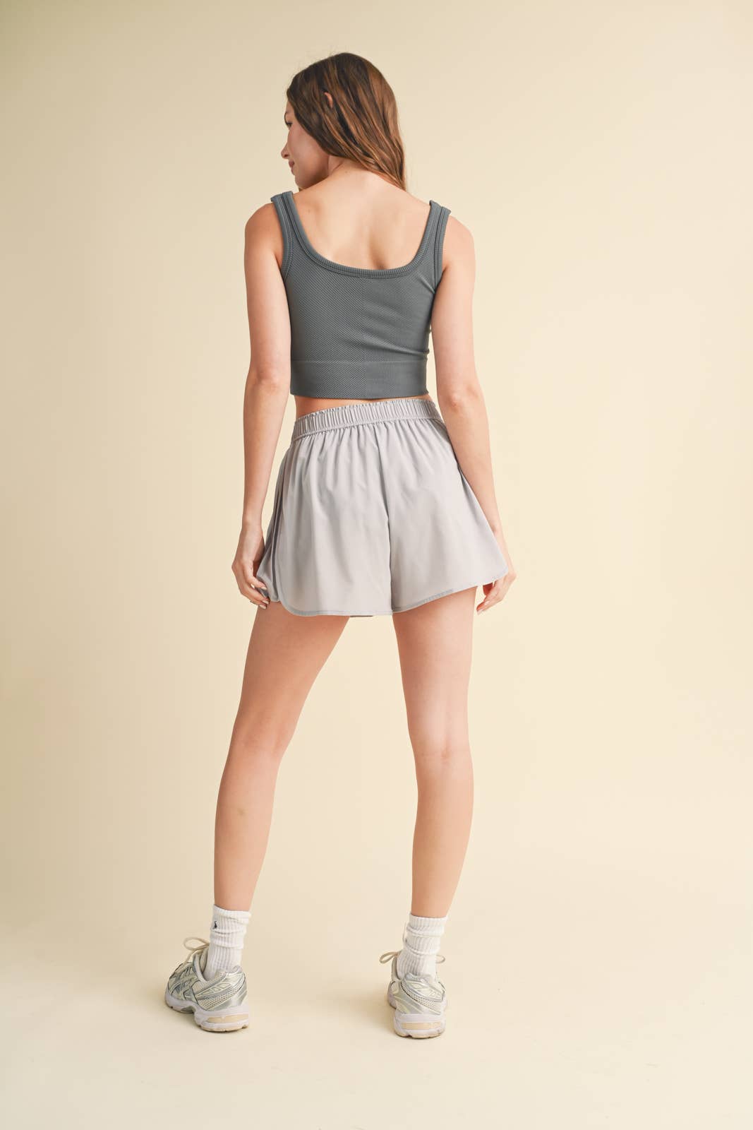 CHEVRON RIBBED SEAMLESS PADDED BRALETTE / WL23-8162: CHARCOAL