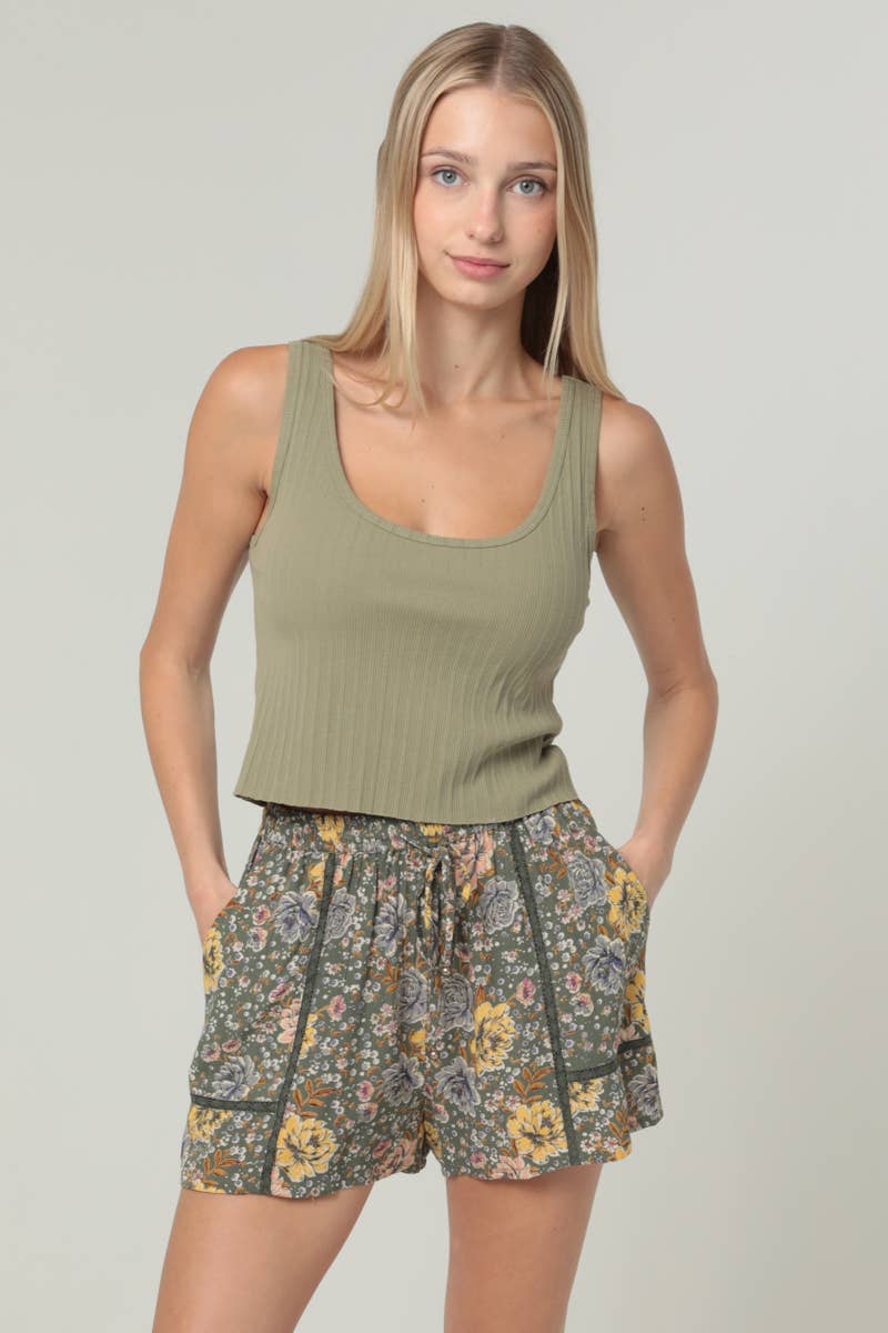 B3742-A951 LACE TRIM FLORAL PRINT SHORTS WITH ELASTIC WAIST