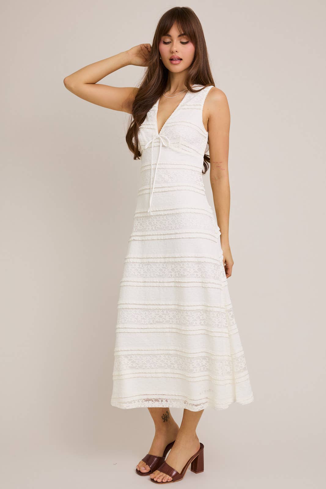 V-NECK SLEEVELESS MIDI DRESS: IVORY / SD2996