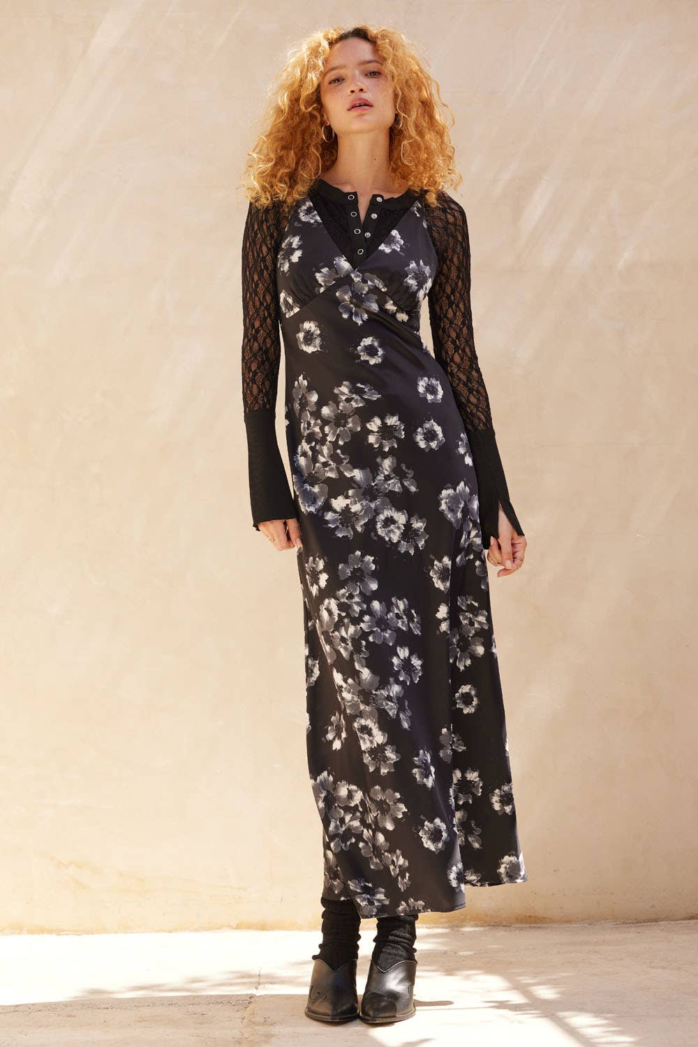 Floral-Print Bias-Cut Satin Column Maxi Dress: STONE / UDC0623