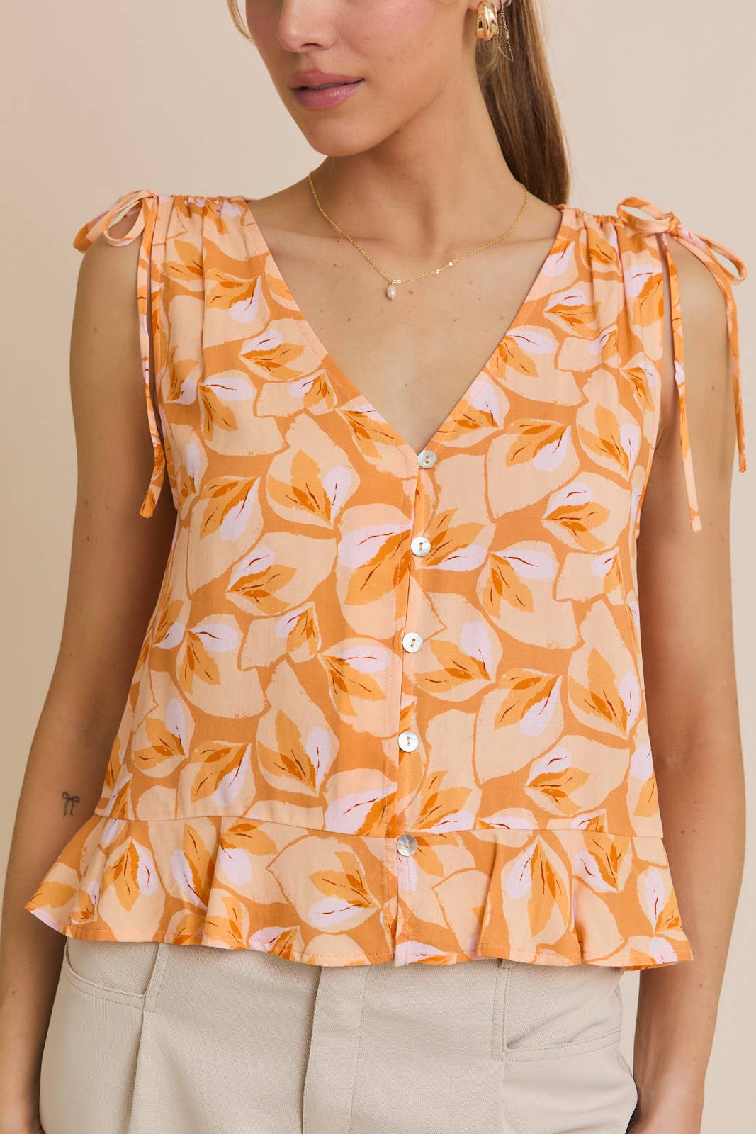 V-NECK BUTTON UP SLEEVELESS TIE DETAIL FLORAL PRINT TOP: ORANGE ET2254