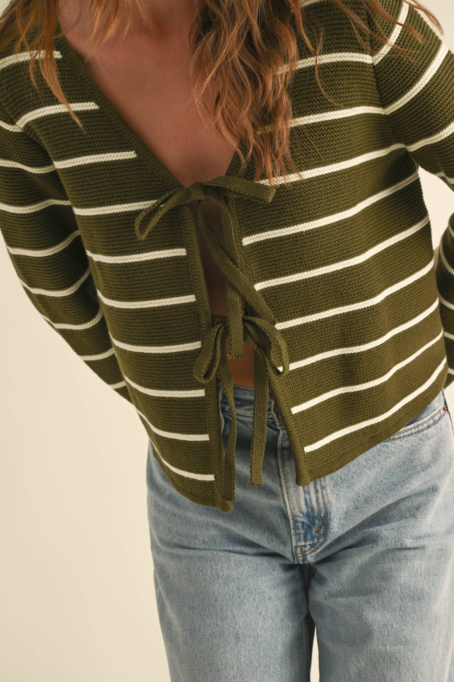 J4757   STRIPED TIED FRONT CARDIGAN: MOCHA/WHITE