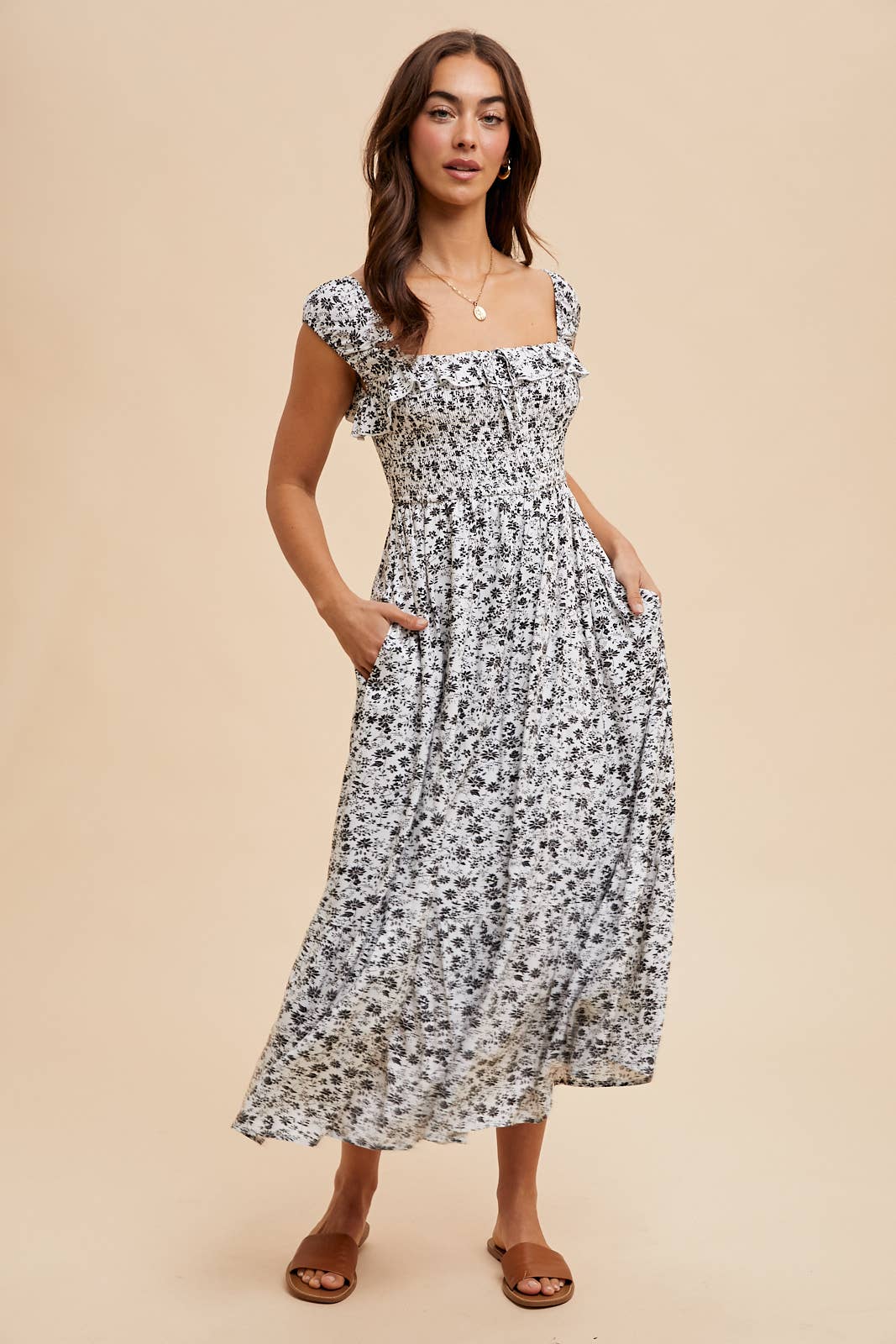 SMOCKED FLORAL PRINT MAXI: Off-White / ILD6126-A