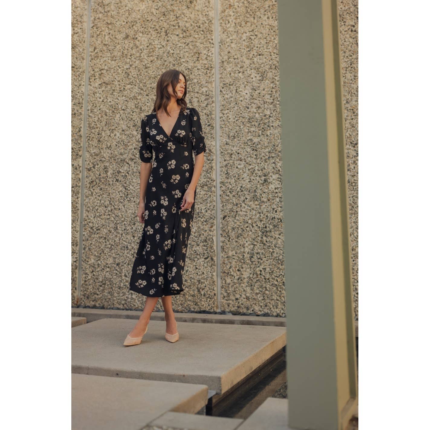 FLOWER PRINT V NECK MIDI DRESS: Black / FD68112_1