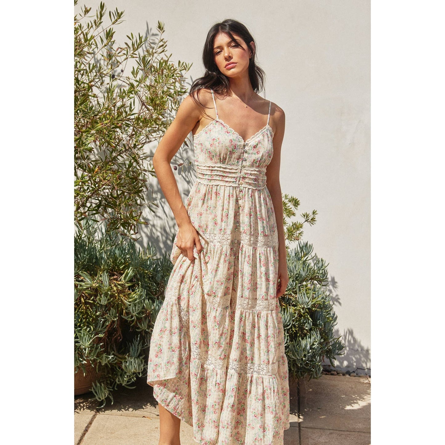 Whisper Lace Trim Tiered Maxi Dress: SPRING DITSY / FD10559-CP429