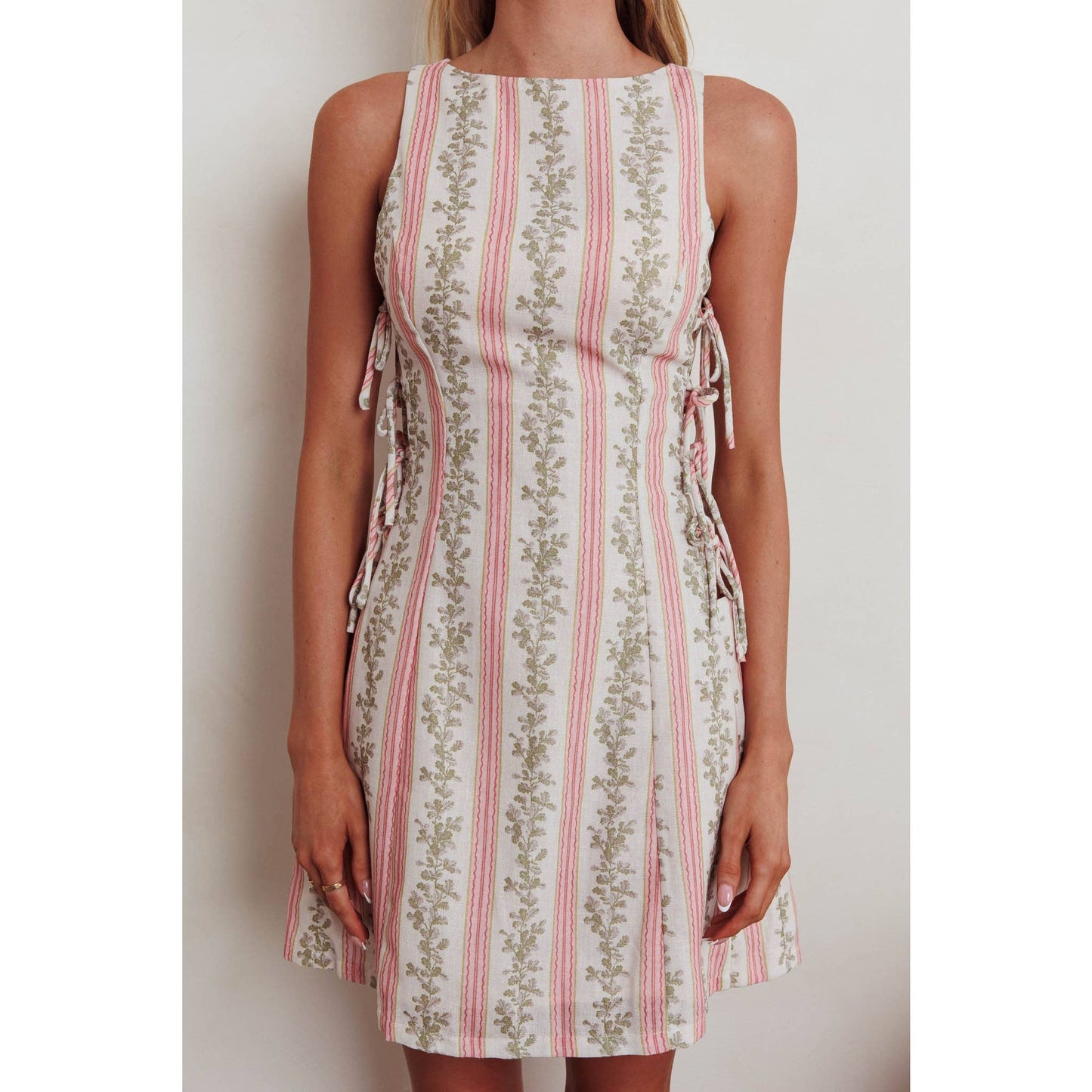 EMBROIDERED FLORAL MINI DRESS: GREEN / ST5157J