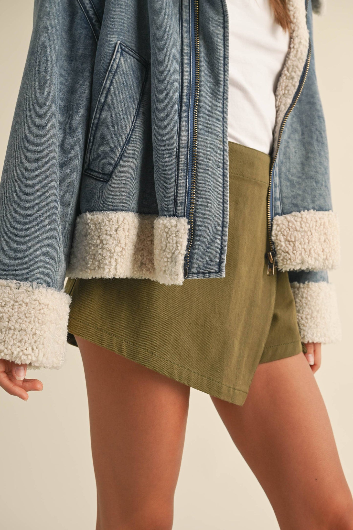 J3803 SHERPA CONTRASED DENIM JACKET: DENIM / S/M