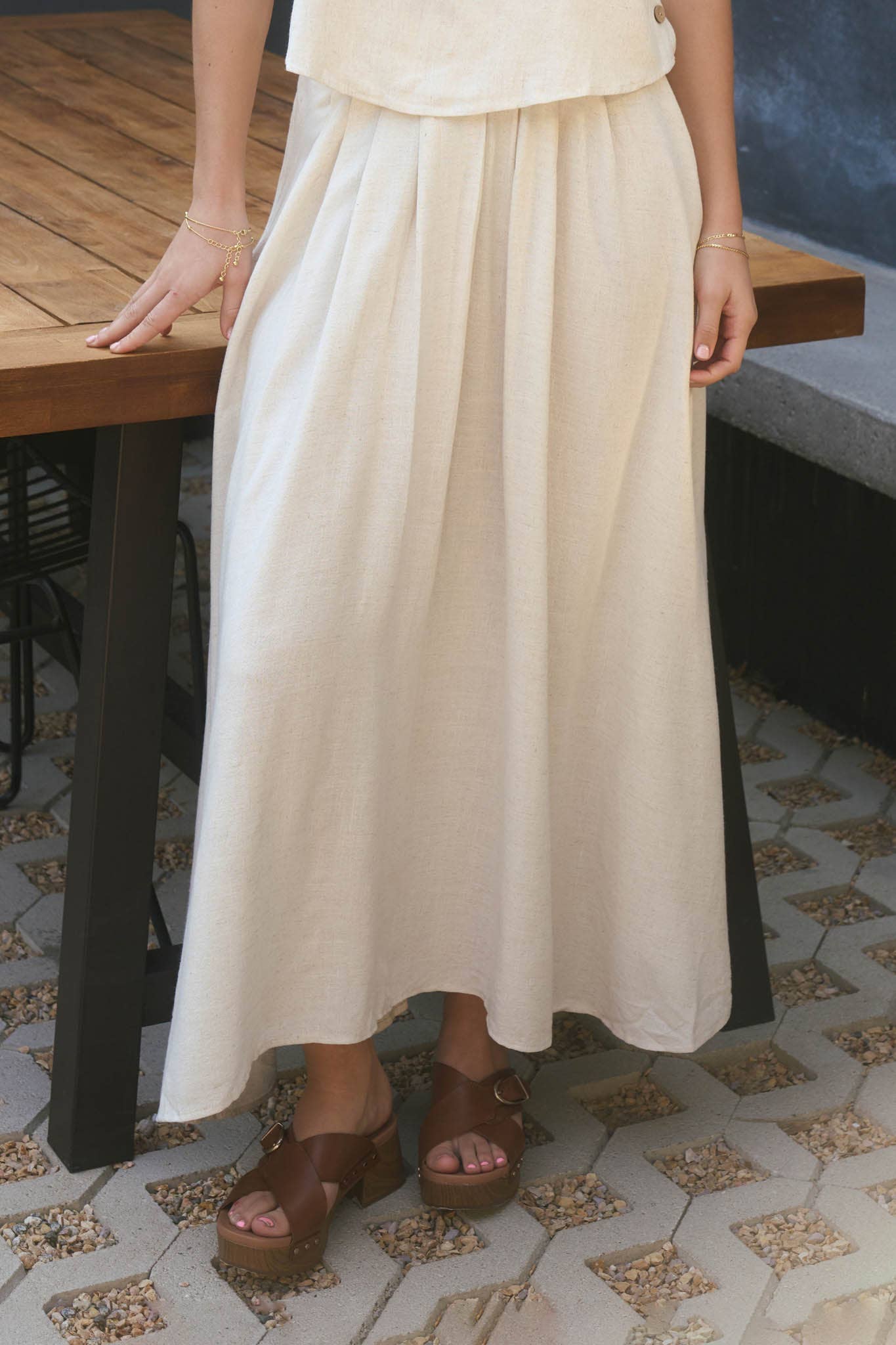 B5SX1033-B SKIRT: LIGHT TAN