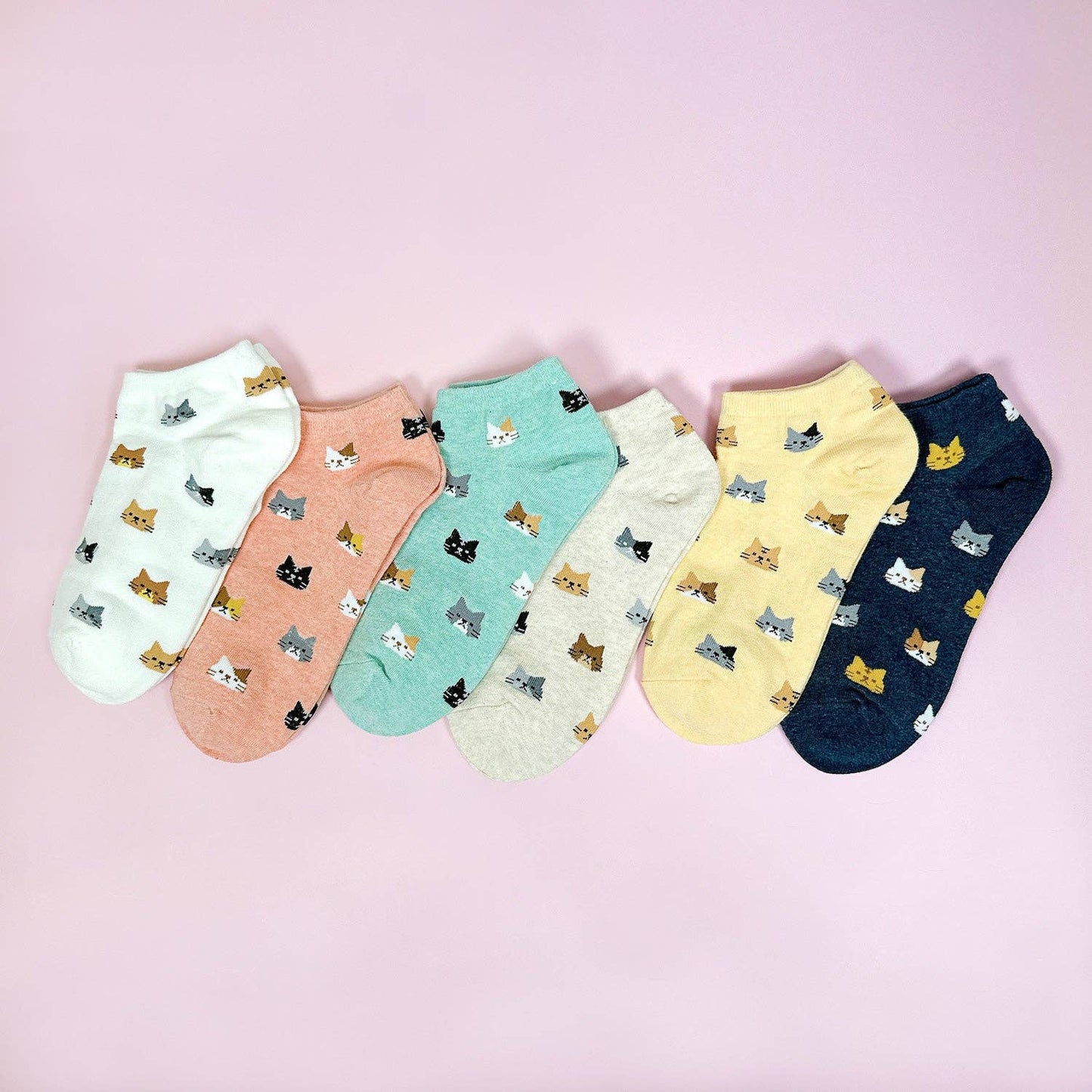 Women's Ankle Cat Friends Socks: VW-A-005-1