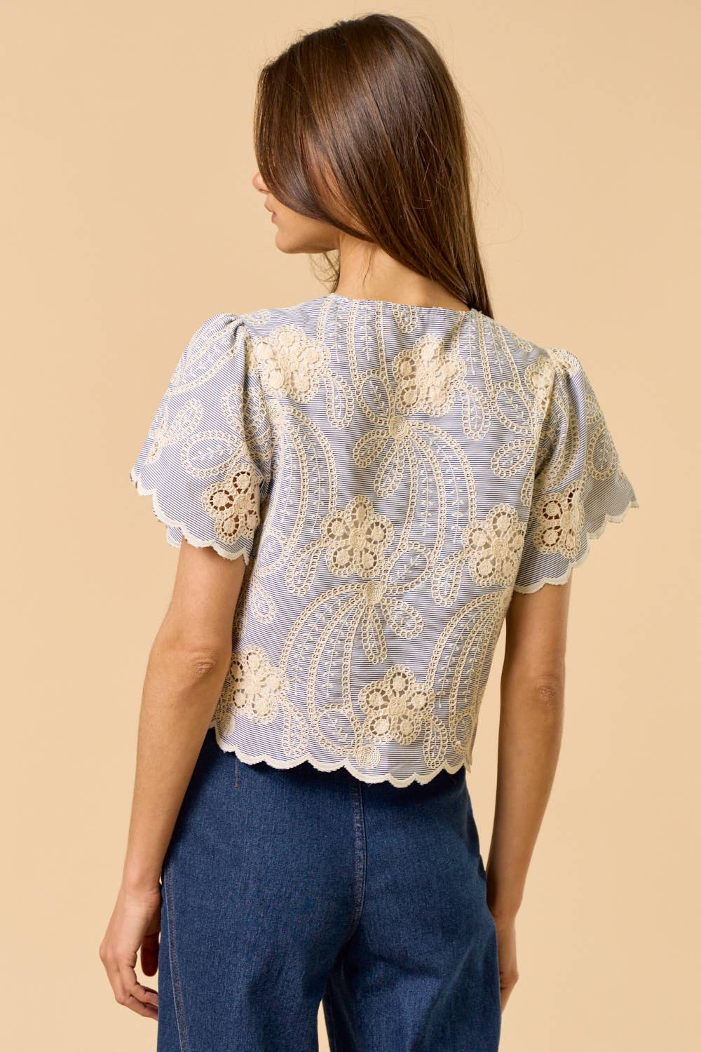 ILT6252 Embroidered Short Sleeve Top with Front Ties : BLACK-OFF WHITE