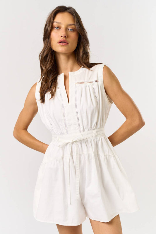ILR5252 SLEEVELESS WAIST TIE ROMPER : OFF WHITE