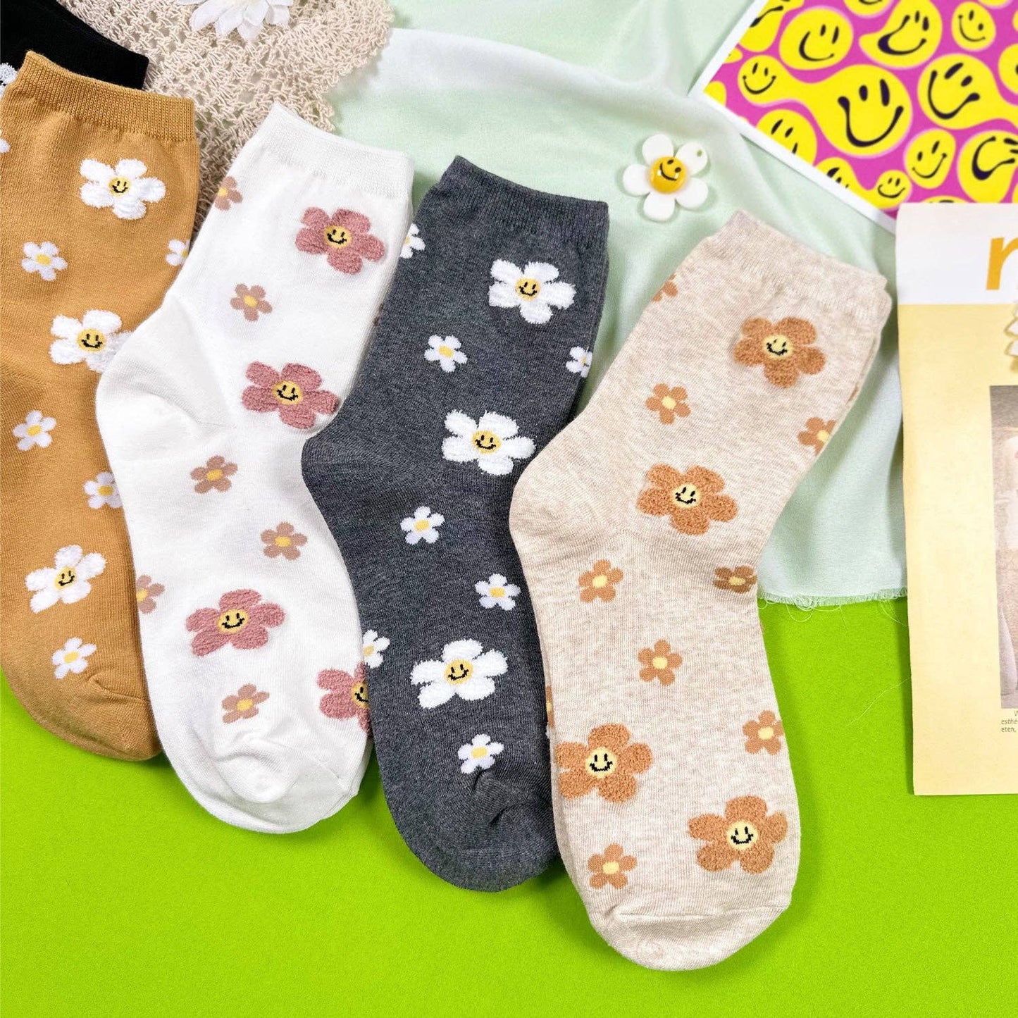 Women's Crew Fluffy Flower Socks: VW-L-034-2