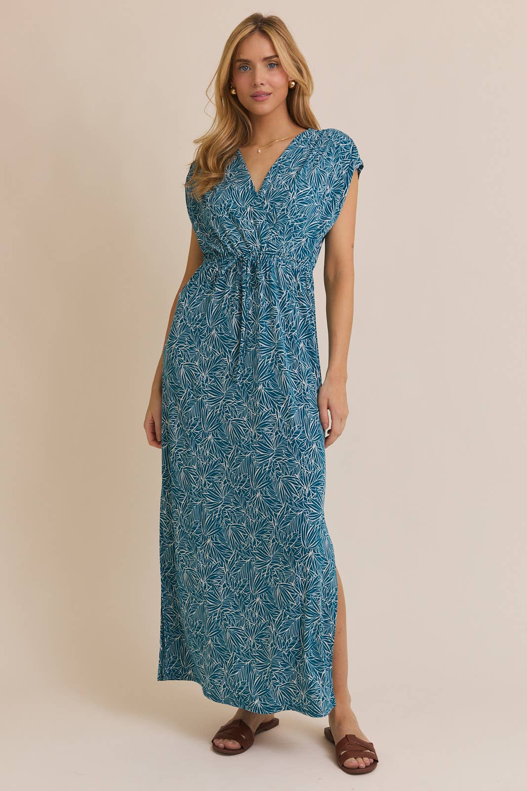 V-NECK SHORT SLEEVE WAIST TIE TROPICAL PRINT DRESS: TEAL-WHITE TROPICAL / D19903