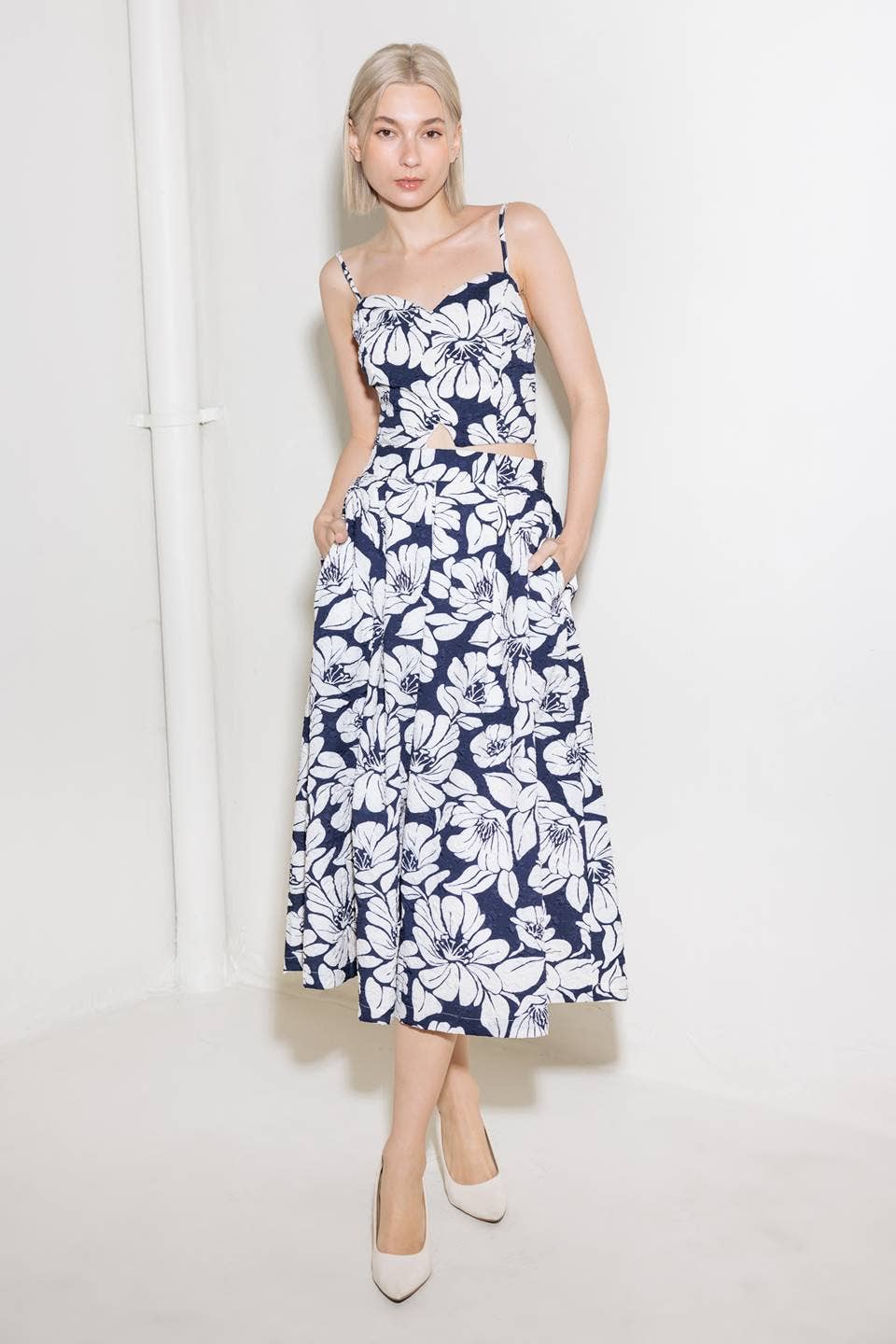 A printed textured woven crop top - FT1451 NAVY: NAVY