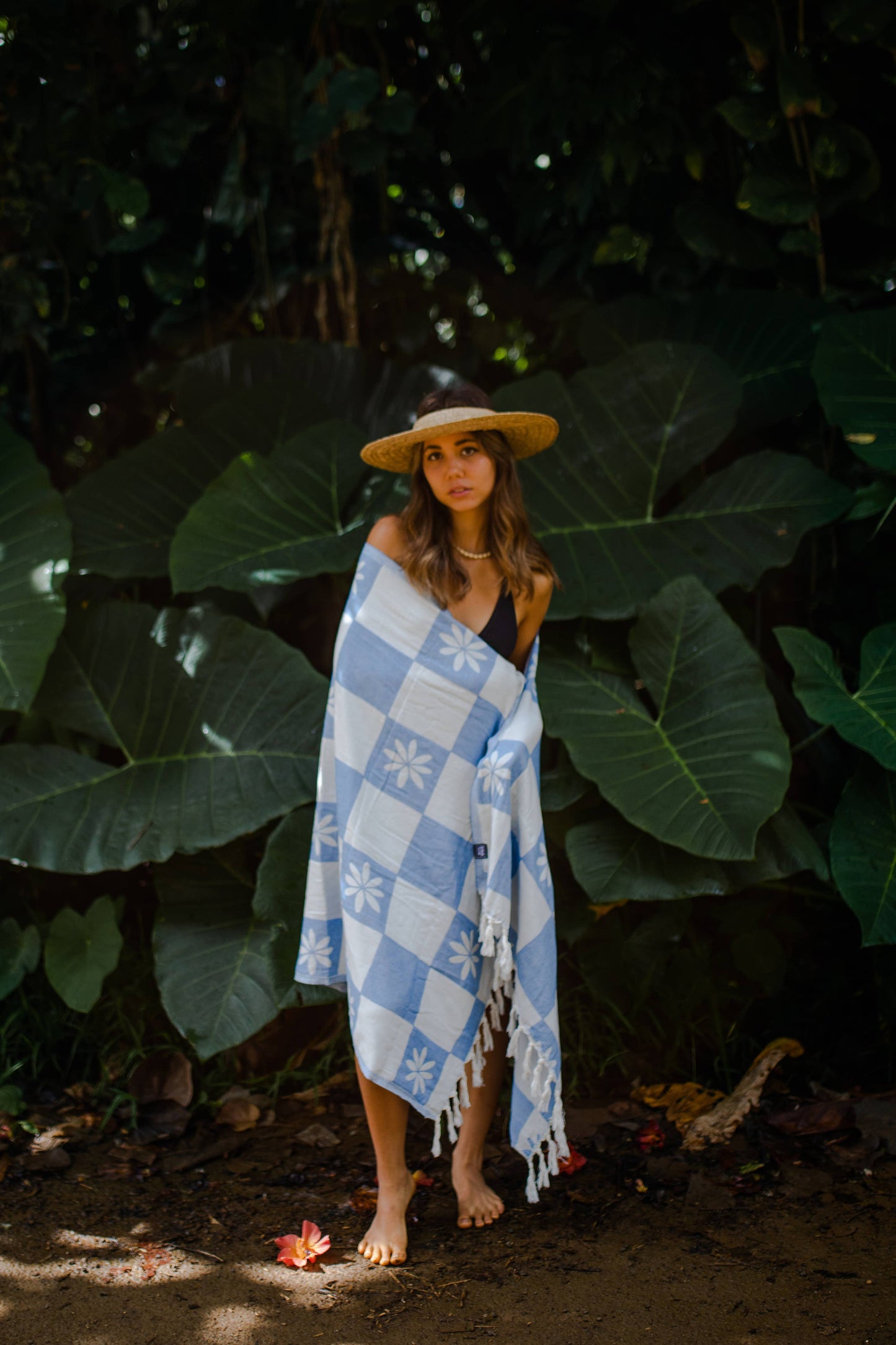 Tiaré Checkers Luxurious Beach Towel: Cacao