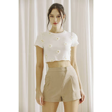 Load image into Gallery viewer, LT2343- 3D DAISY SEQUIN CROPPED TOP: WHITE YELLOW FLORAL

