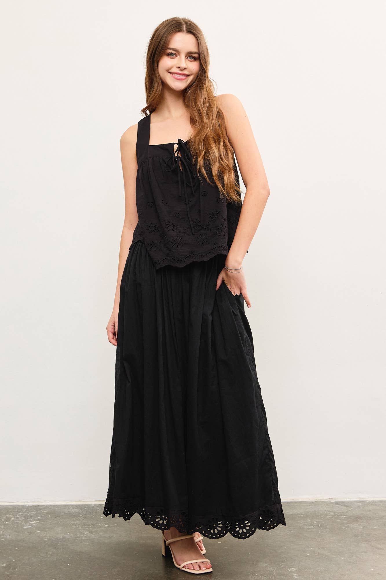 EYELET LACE HEM SIDE TIE SKIRT: PERIWINKLE / S24672