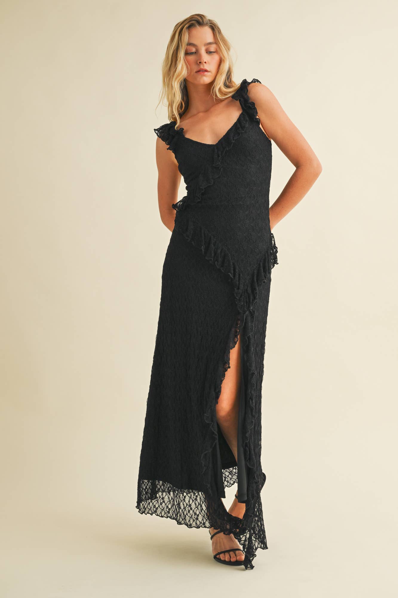 RUFFLE LACE STRAP FRONT SLIT DRESS: Black / S24964